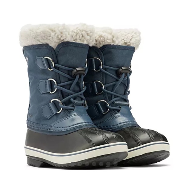 thumbnail image 2 of Girls' Black Winter Snow Boots - Warm Fur Lined, Water Repellent Nylon (Size 11-4) 2 of 9